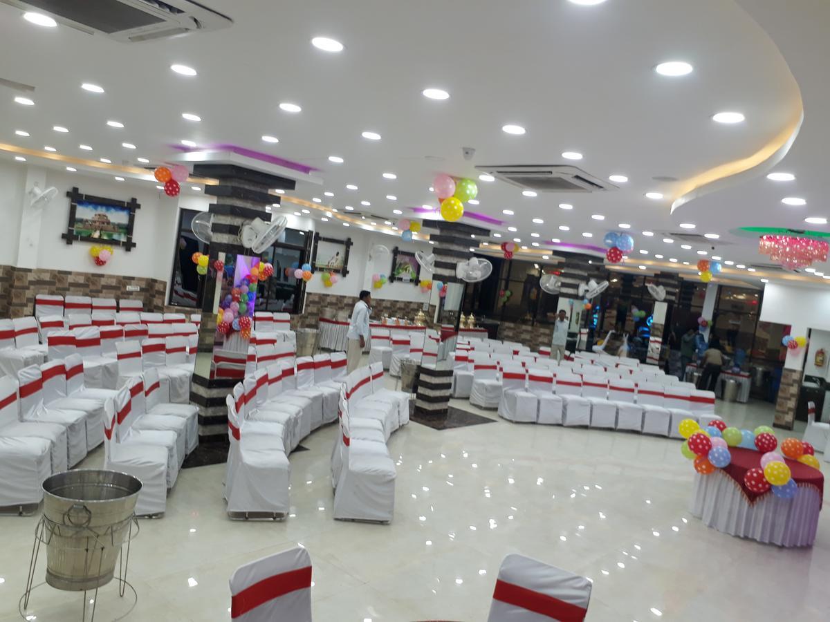 Hotel Natraj Sasaram Esterno foto
